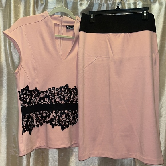 Suit - Picture 8 of 9